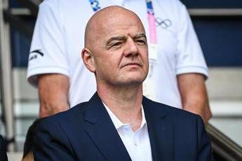 L’Ucraina contro Infantino dopo parole su riammissione Russia in competizioni internazionali: “La guerra è un crimine”