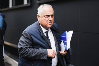 Lotito, la telefonata ‘rubata’ e la nota: “Lazio ha fiducia in Sarri”