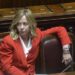 Meloni alla Camera, banchi vuoti Lega per colpa dei treni. Ironia Bonelli: “Italia piena di chiodi…”