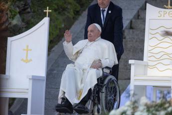 Papa Francesco, la rivelazione choc: “Scampato a due attentati in Iraq”