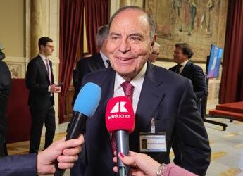 Premio Laurentum a Vespa: “E’ una delle figure più illustri e influenti del giornalismo”