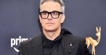 Robbie Williams e l’anti-obesità, gli esperti: “Rischio cecità? Non c’è causa-effetto”