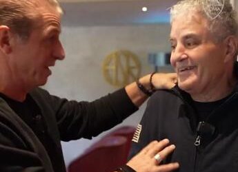 Roma, il tifoso che ha perso la memoria in visita a Trigoria: “Chi è Totti?”
