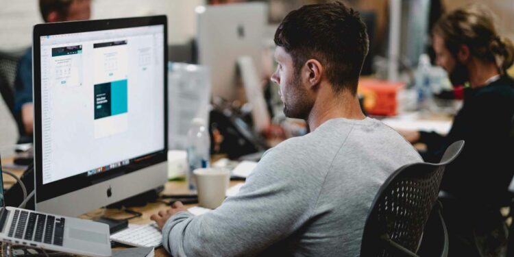 E-learning, la scelta delle aziende per affinare le skill dei dipendenti