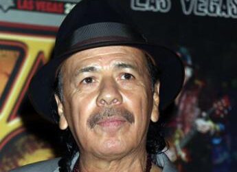 Carlos Santana si è rotto un dito e deve cancellare i concerti