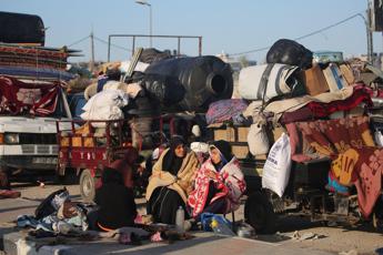 Gaza, Arbel Yehoud e altri 2 ostaggi liberi giovedì. Riprende ritorno sfollati a Nord