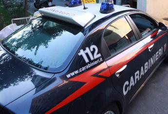 Minacce di morte al figlio 15enne per l’orientamento sessuale, arrestato 48enne
