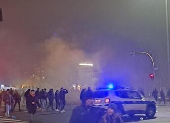 Roma-Lazio, caos prima di derby: auto a fuoco, armi sequestrate