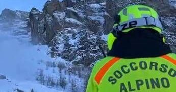 Valanga in Val di Susa, ci sarebbero persone coinvolte