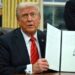 Dazi del 25% su alluminio e acciaio, Trump firma ordine esecutivo