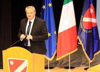 Indagato per corruzione il presidente del Molise. Roberti: “Sempre rispettato la legge”