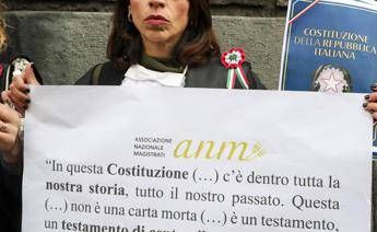 “Magistrati non fanno politica, nessun disegno contro governo”, nota Anm dopo parole Meloni