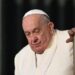 Papa Francesco, Vaticano: “Notte è trascorsa bene, sta riposando”