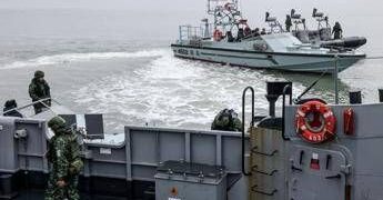 Taiwan, nuovi giochi di guerra dalla Cina: “Simuliamo il blocco dei porti”