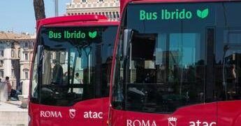 Trasporti a Roma, rimborsi per oltre 3 milioni agli abbonati annuali Metrebus