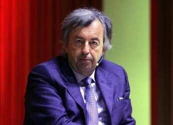 Vaccini, Burioni: “50% genitori rifiuta l’anti-Hpv per disinformazione”