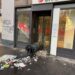 Corteo Dax Milano, momenti di tensione: vandalizzata sede UniCredit