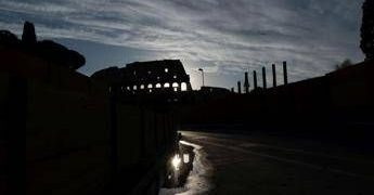 Roma, nella notte incidente al Colosseo: muore operaio di 22 anni