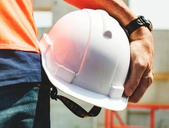 Travolto da muro di contenimento, operaio 61enne muore nel cosentino