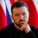 Ucraina, Usa in pressing per dimissioni Zelensky. Ma lui rilancia: “Non facile sostituirmi”