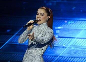 Verissimo, Noemi chi è: la cantante di ‘Se t’innamori muori’ ospite oggi 1 marzo