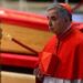 Conclave, il passo indietro di Becciu: “Obbedisco al Papa, non entrerò”