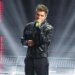 Fedez, il bacio in discoteca: chi è la nuova ragazza misteriosa (la descrizione)