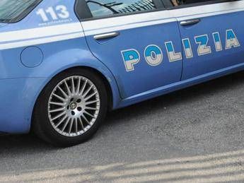 Latina, 73enne trovata morta in casa: sangue e abitazione a soqquadro