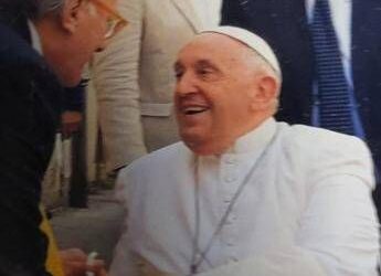 L’ottico di via del Babuino che ricevette la visita di Francesco: “E’ come perdere un secondo padre”