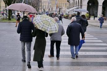 Maltempo sull’Italia, in arrivo venti forti e temporali al Centro: allerta gialla in 4 regioni