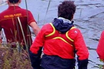 Milano, 17enne si tuffa nell’Adda e non riemerge: dopo il fango riprendono ricerche