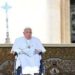 Papa Francesco a sorpresa nella basilica di San Pietro