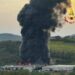 Perugia, incendio in fabbrica materiali plastici a Umbertide: enorme nuvola nera