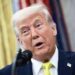 Trump fa gli auguri di Pasqua e attacca ancora Biden: “Presidente peggiore”
