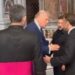 Trump ha ‘cacciato’ Macron in Vaticano? Cosa ha detto Donald, il video e il labiale