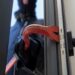 Furti in casa: come proteggersi quando si è fuori e l’importanza delle porte blindate