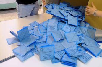 Elezioni amministrative 2026, seggi aperti oggi dalle 7 alle 15. Ieri l’affluenza al 46,31%