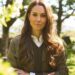 Kate Middleton, la nuova foto dove non sorride è un inno alla natura