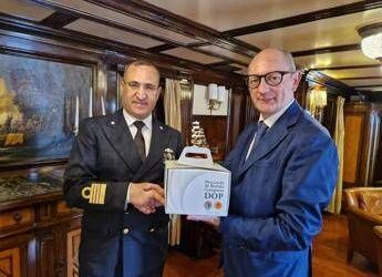 Mozzarella dop, l’omaggio del Consorzio di tutela alla nave Amerigo Vespucci