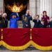 Royal Family insieme ai veterani nel Giorno della Vittoria in Europa