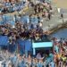 Scudetto del Napoli, festa sul lungomare: bus sfilano tra migliaia di tifosi