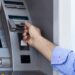 Banche, senza sportelli il 37% Comuni lombardi: cosa succederà con il risiko?