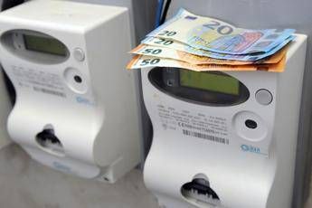 Bollette, Arera: componente Italia oneri, imposte e tasse elevata, +134% su Francia