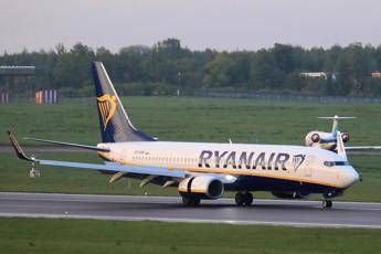 Forte turbolenza su volo Berlino-Milano, 9 feriti e atterraggio di emergenza