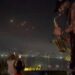 Guerra Israele-Iran, missili nel cielo e musica alla festa: il video virale