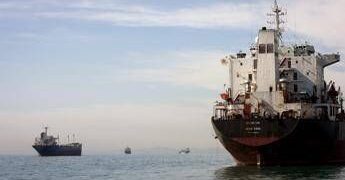 Stretto di Hormuz, Ue studia piano comune. ‘No’ di Londra e Berlino a Trump: “Non sarà missione Nato”