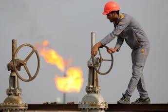Ue, stop importazioni gas e petrolio da Russia dal 2028