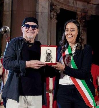 Vasco Rossi, ‘State tranquilli ragazzi, ce la farete tutti’