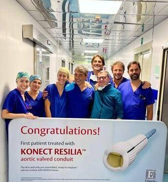 A Roma primo impianto in Europa di un condotto aortico pre-assemblato