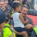 Allen ritrovato, il vigile del fuoco della foto iconica: “Giornata che ripaga momenti difficili”